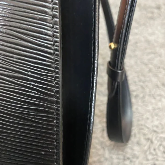 Louis Vuitton Cluny Vintage - Picture 8 of 11